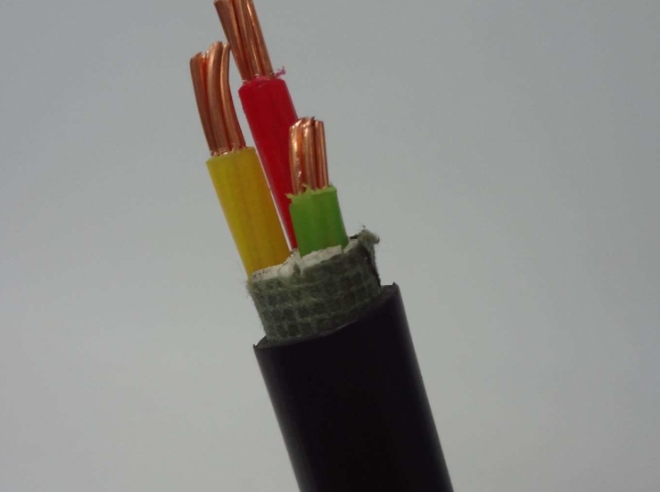 電線電纜產(chǎn)品結(jié)構(gòu)越復(fù)雜，疊加的層次就越多.jpg