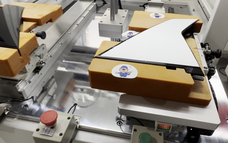 年省65萬！汽車BC柱貼膜機助汽配升級