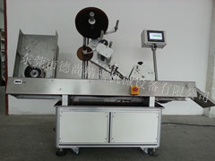 全自動(dòng)貼標(biāo)機(jī)牽制我國(guó)酒業(yè)經(jīng)濟(jì)發(fā)展