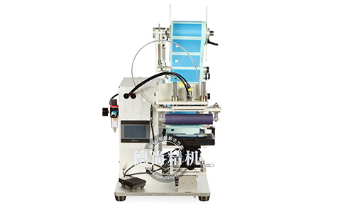 半自動(dòng)貼膜機(jī)為你解決人工貼膜效率低，不良率等問題！